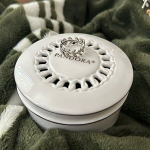 Retired Pandora Laurel Wreath Ring